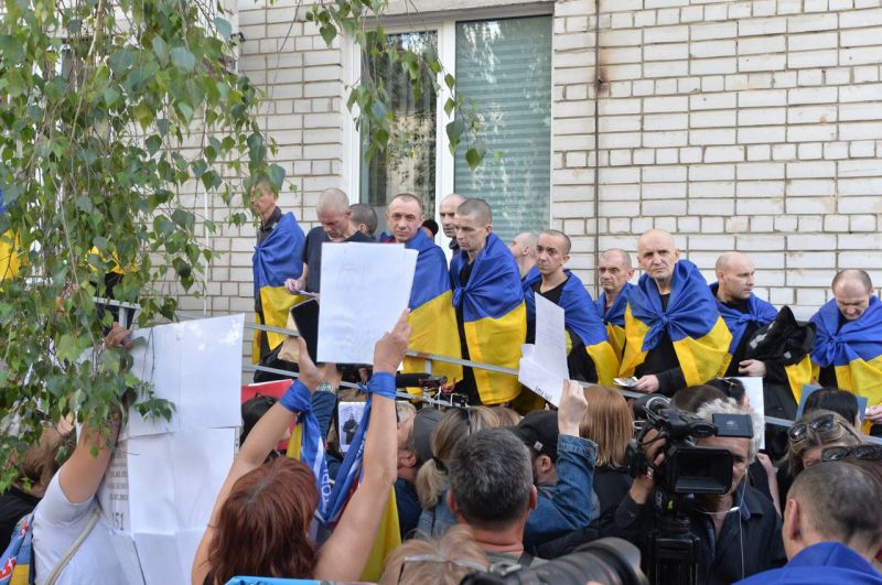 Ukraina neigia vilkinanti apsikeitimą karo belaisviais, kaltina Rusiją „nešvariais žaidimais“