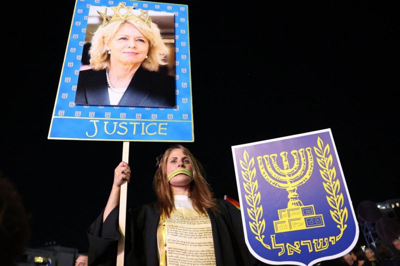 Izraelio generalinė prokurorė kaltina premjerą interesų konfliktu atleidus saugumo vadovą