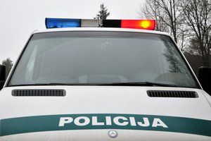 Vilniaus rajone susidūrė vilkikas ir betonvežis – vienas sunkvežimis apvirto
