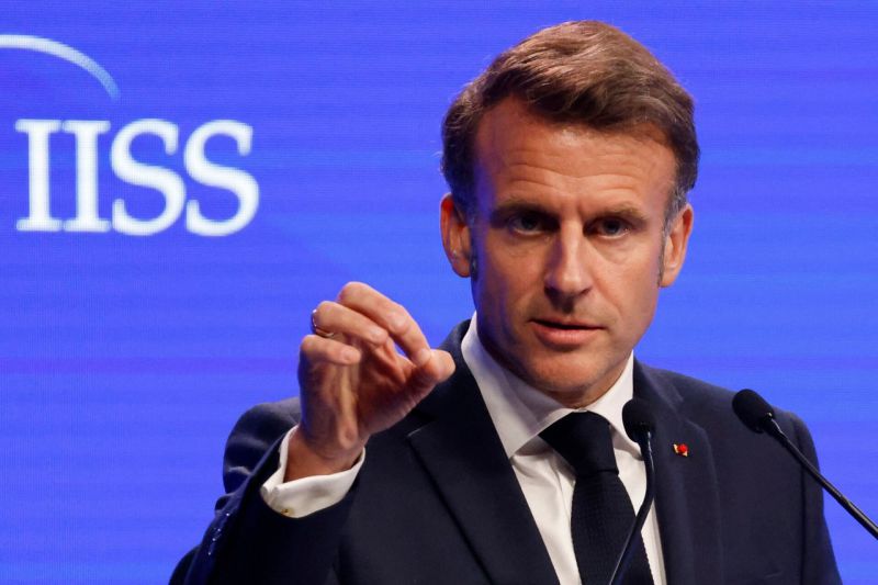 Emmanuelis Macronas: palikus Gazą likimo valiai, būtų pakirstas pasitikėjimas Vakarais