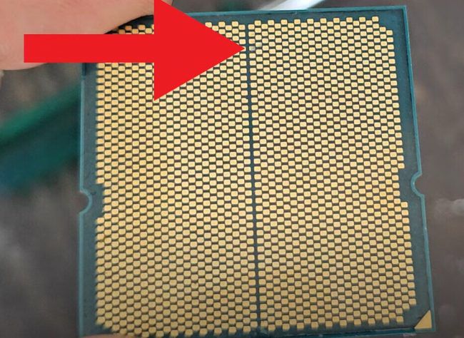 Tech YouTuberis praneša, kad „ASRock“ pagrindinė plokštė „nužudė“ „Ryzen 9 9950X“ procesorių