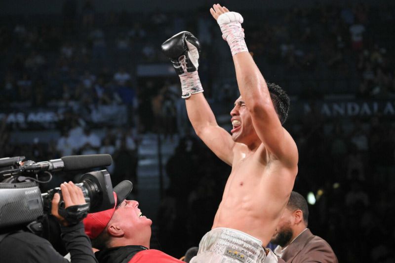 Armando Resendizas Las Vegase netikėtai nugalėjo Calebą Plantą ir tapo WBA čempionu