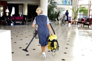 Suteikta PVM lengvata taip ir nepasinaudojo: „Pirkau naują patalynę, kelis kambarius atnaujinau, – pinigai išėjo“