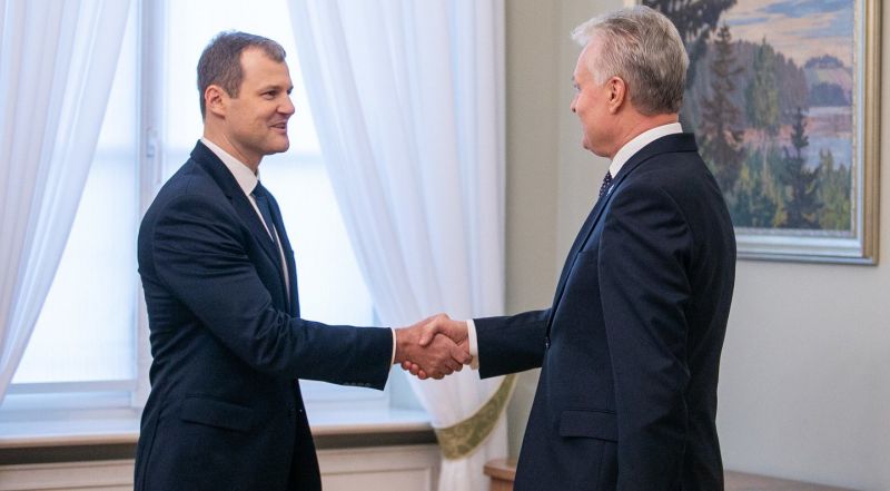 Nausėda su Palucku aptars mokesčių pakeitimus, pensijų pertvarką, operaciją Pabradėje