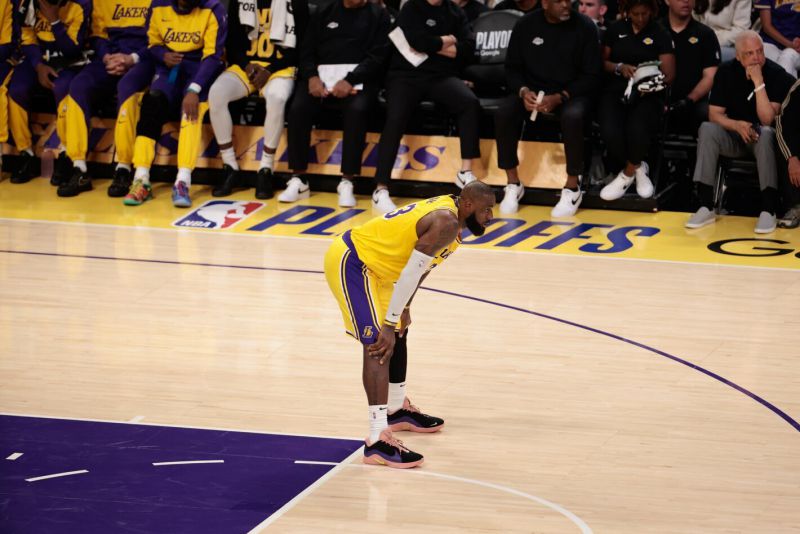 NBA 2024–2025 simboliniai penketukai: LeBronas Jamesas pasiekė naują istorijos ribą