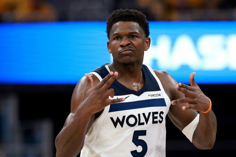 NBA skyrė 50 000 JAV dolerių baudą Anthony Edwardsui už necenzūrinę kalbą per interviu