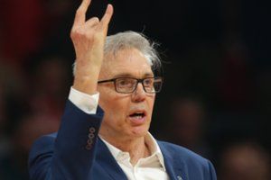 Pasaulio krepšinio čempionų vokiečių treneris viliojamas treniruoti kitos valstybės komandą