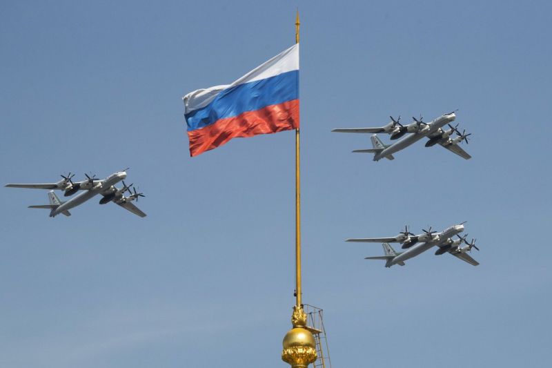 Kremlius atsisakė detaliau komentuoti Ukrainos dronų ataką prieš karines oro bazes